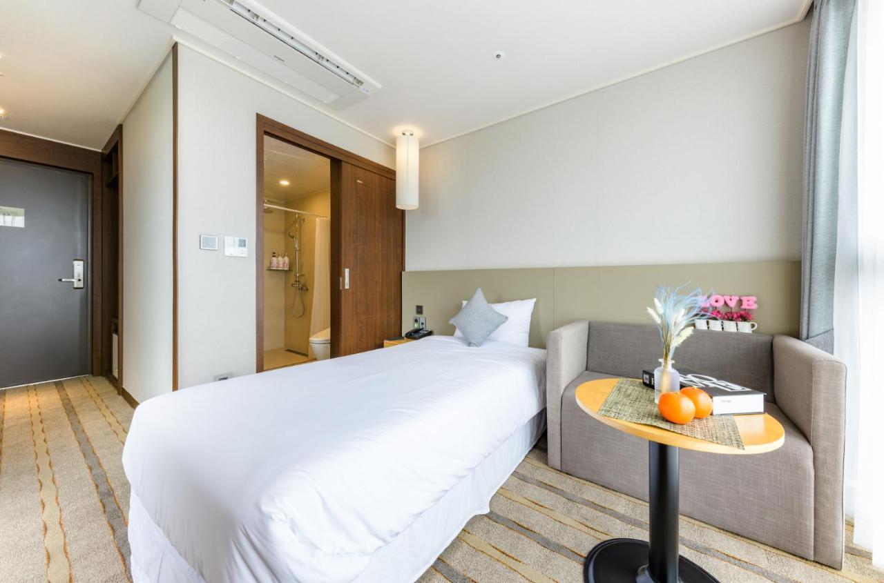Shin Shin Hotel Cheonjiyeon Szogüpho Kültér fotó